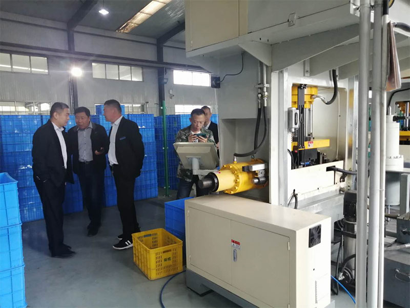 5月11日，山東金潤(rùn)德不銹鋼有限公司技術(shù)部人員到廠參觀